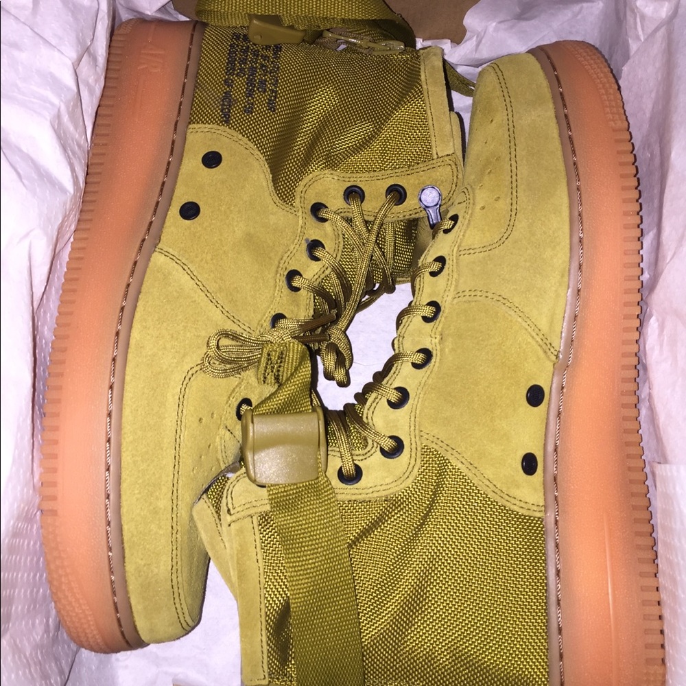 Brand new Men’s SF airforce 1 mid size 10